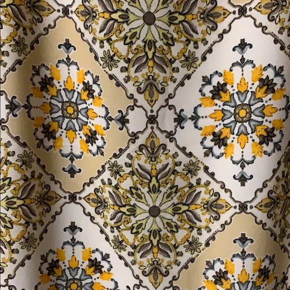 NWT Patterned Short Sleeve Dress - Picture 2 of 3